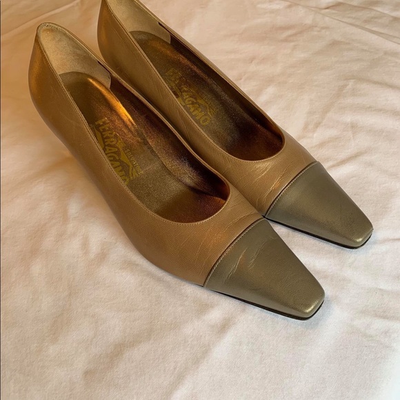 Vintage Salvatore Ferragamo Heels in size 8.5 - Picture 3 of 5
